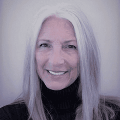 Dr. Becky Youngman headshot